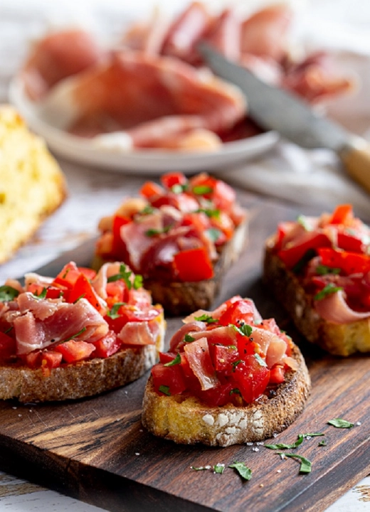Bruschetta de tomates au jambon de Bayonne